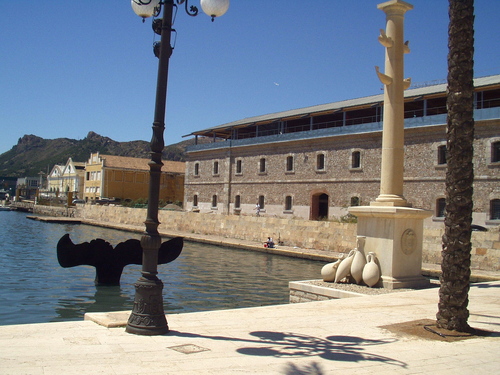 Escultura marina Cola de Ballena - Fernando Plácido Sáenz de Elorrieta